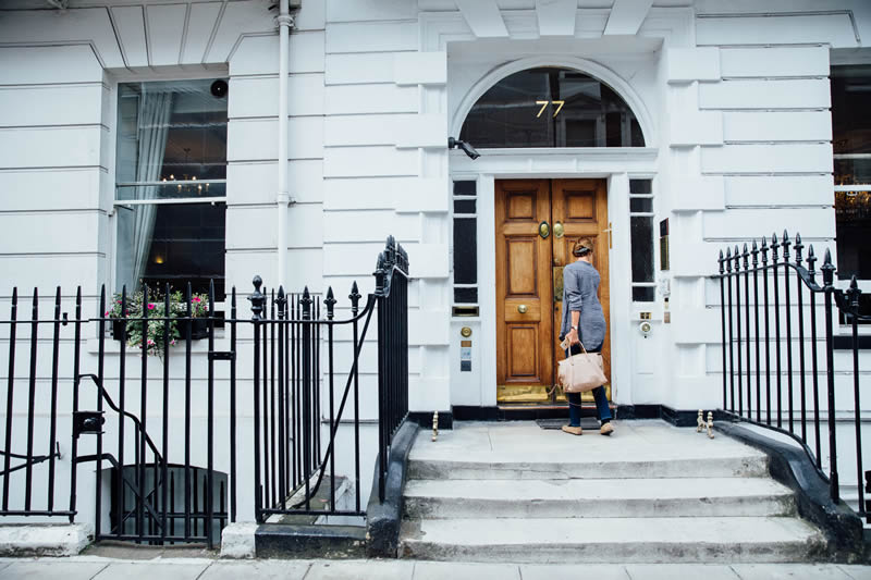 77 Harley Street, Entrance